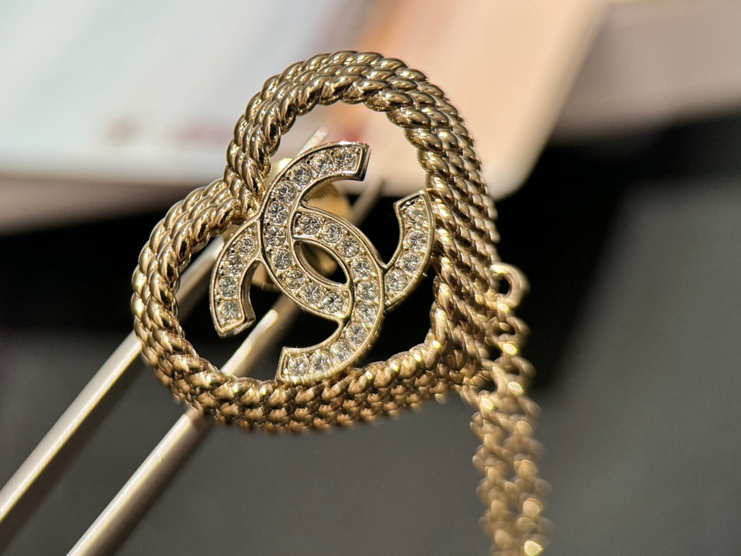 hollow woven love pentagram tassel silver brooch xzc11