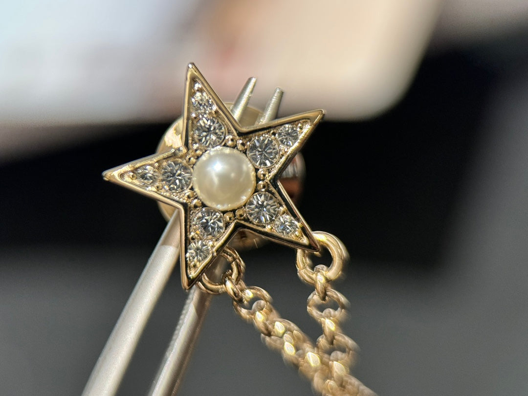 hollow woven love pentagram tassel silver brooch xzc11