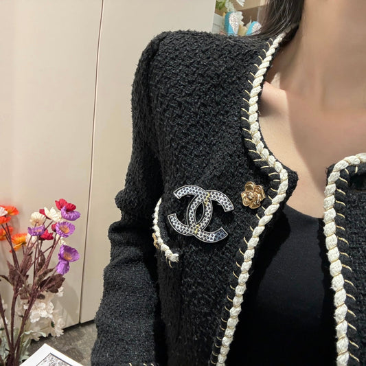 black set with pink clover brooch xzc30