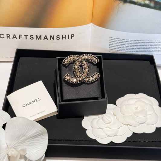 double c metal woven sheepskin brooch xzc29