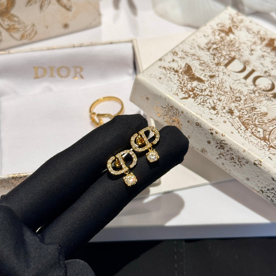 tribales series gold letter studded diamond earrings ehc115