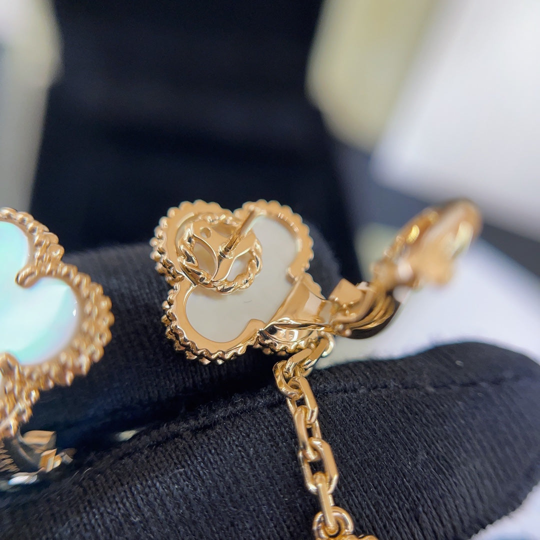 vca 18k gold white fritillaria earrings ehc91