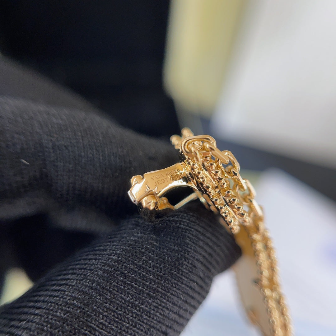 vca 18k gold white fritillaria earrings ehc91