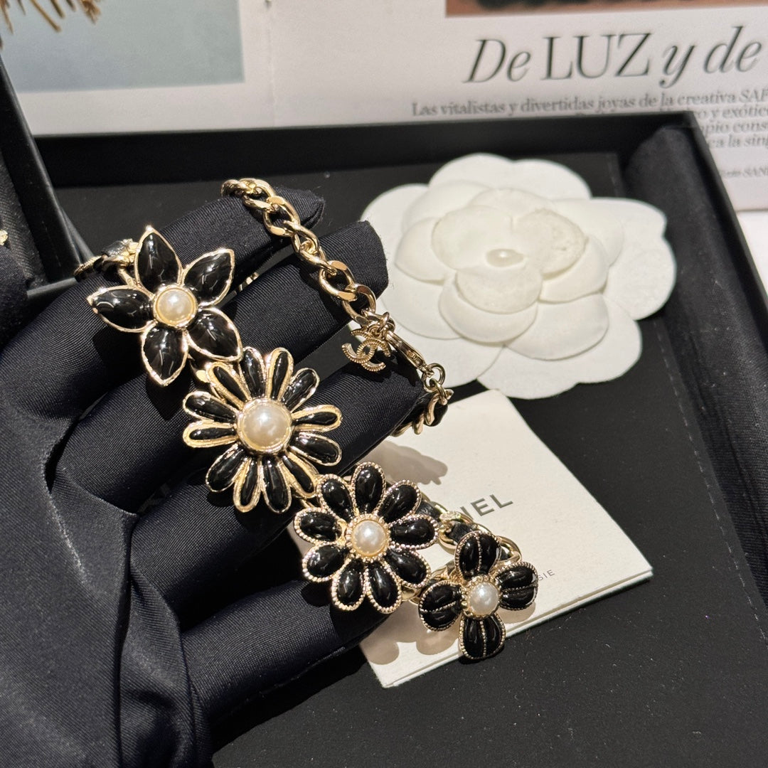 24k Sun Flower Black Enamel Necklace XLC118