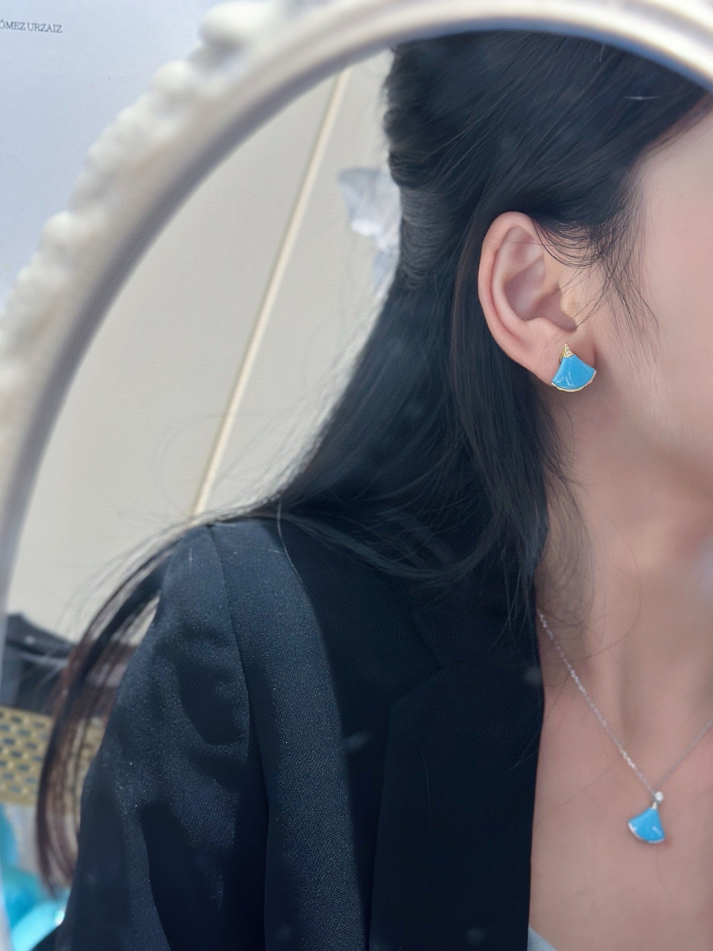 divas dream fan shaped turquoise mini earrings ehc107