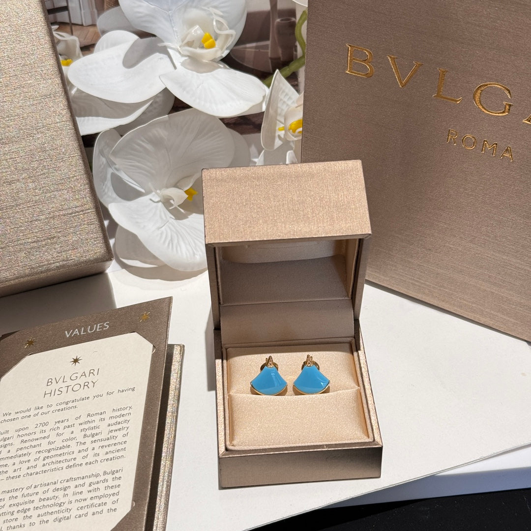 divas dream fan shaped turquoise mini earrings ehc107