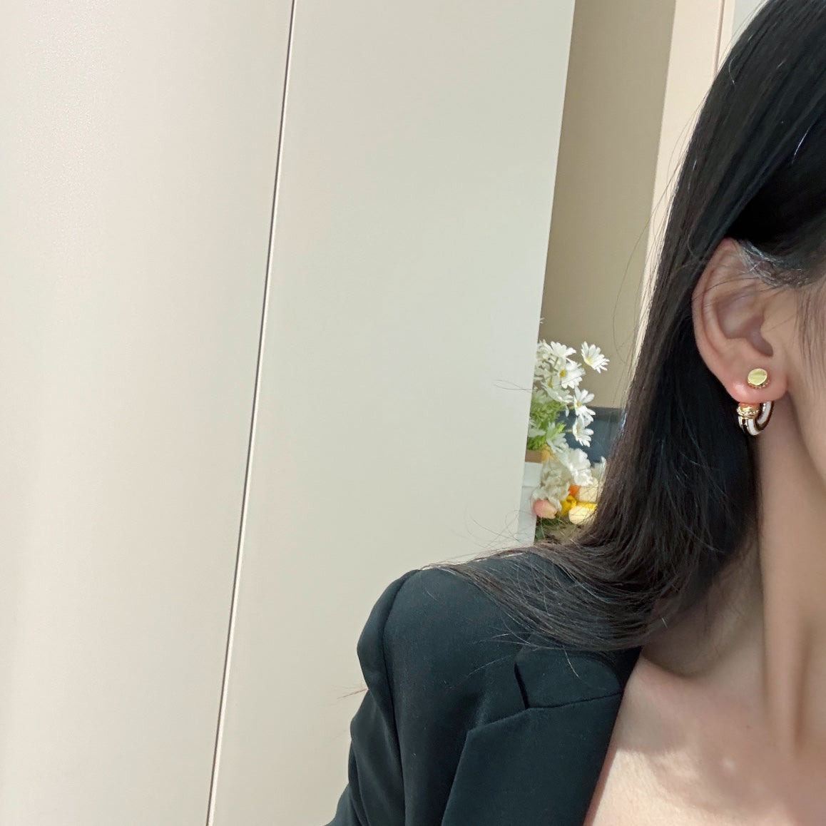 bottega veneta black and white striped enamel earrings ehc110