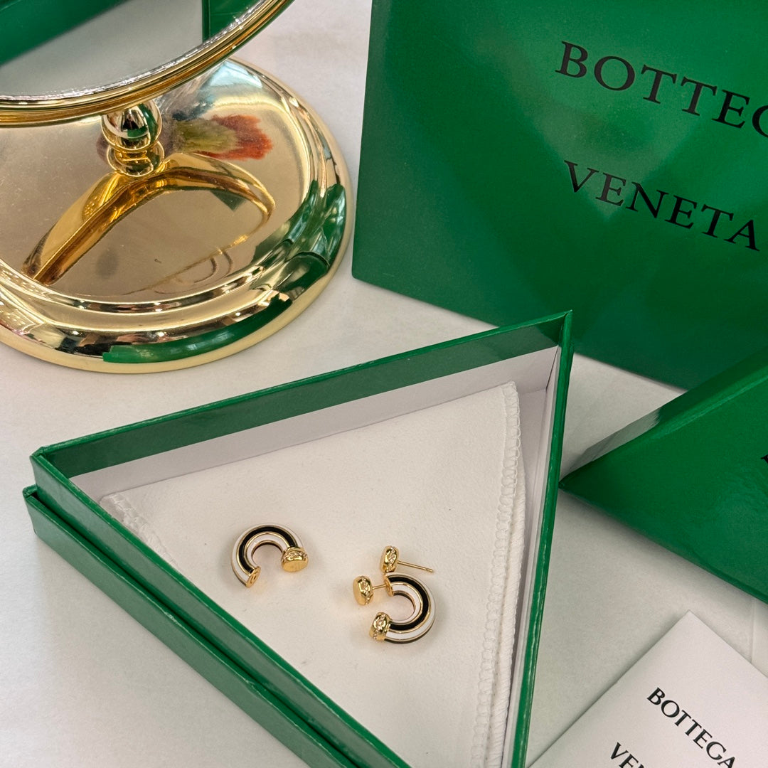 bottega veneta black and white striped enamel earrings ehc110