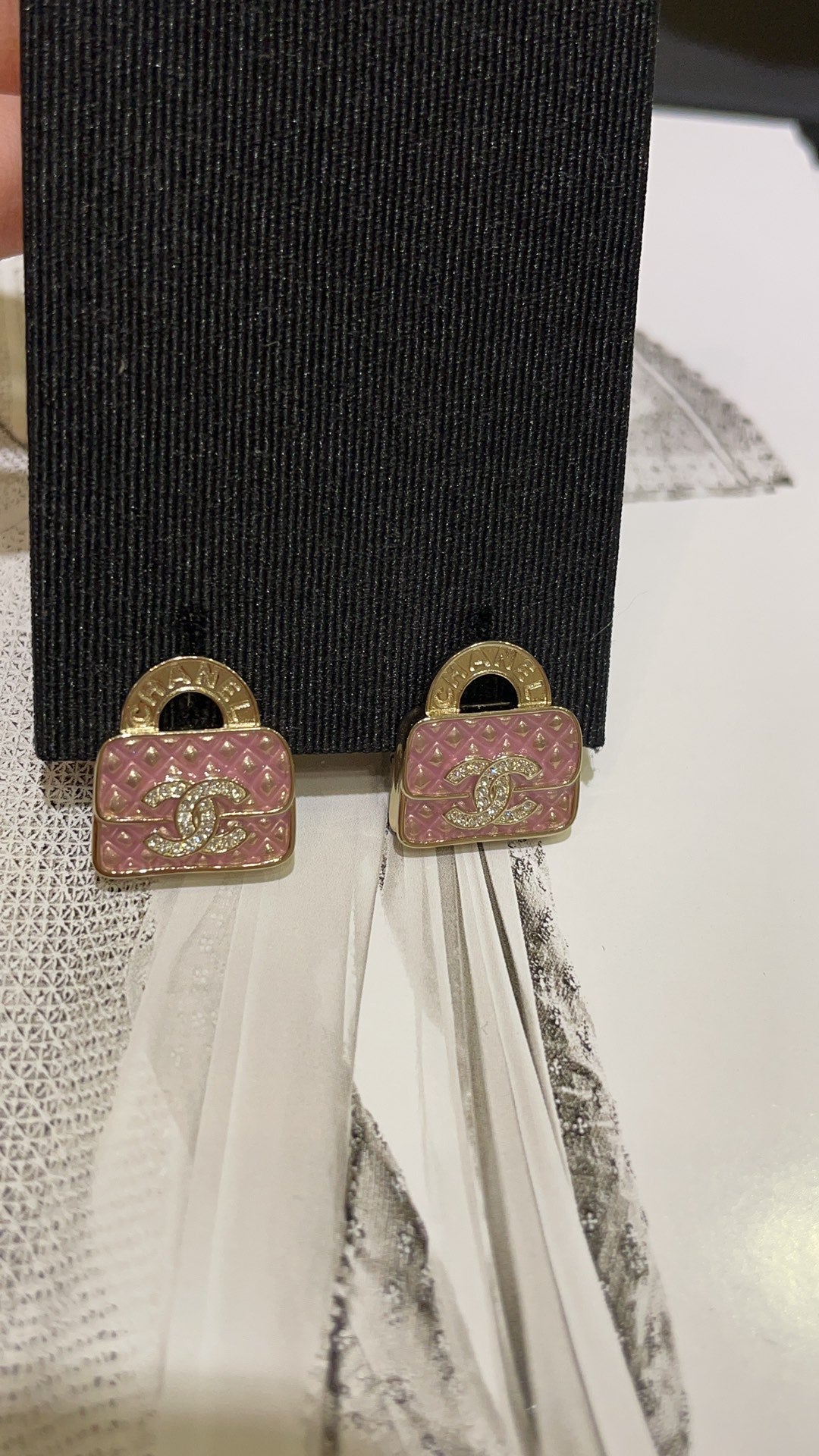 Pink diamond patterned bag with full diamond double C earrings EHC119