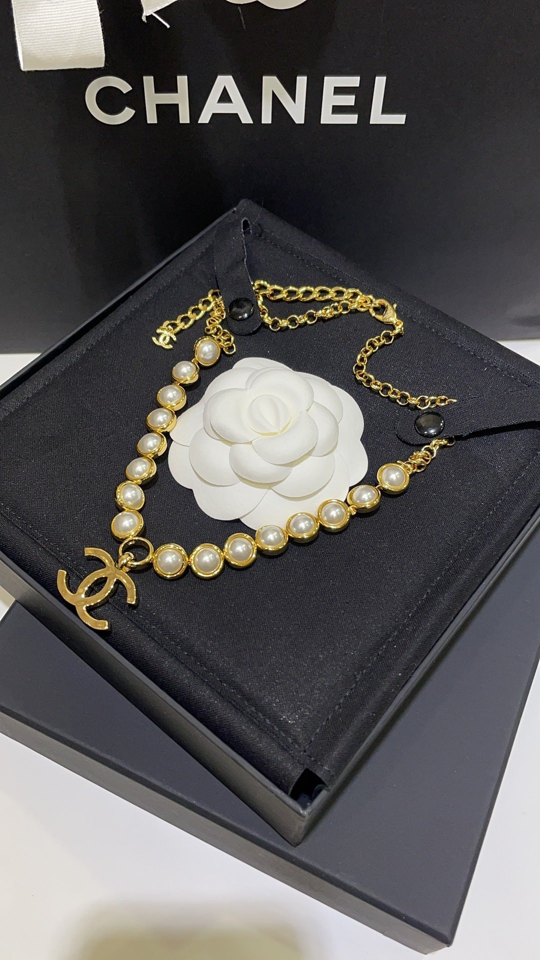 Golden Double C Pendant Time Comes in Motion Pearl Necklace XLC111