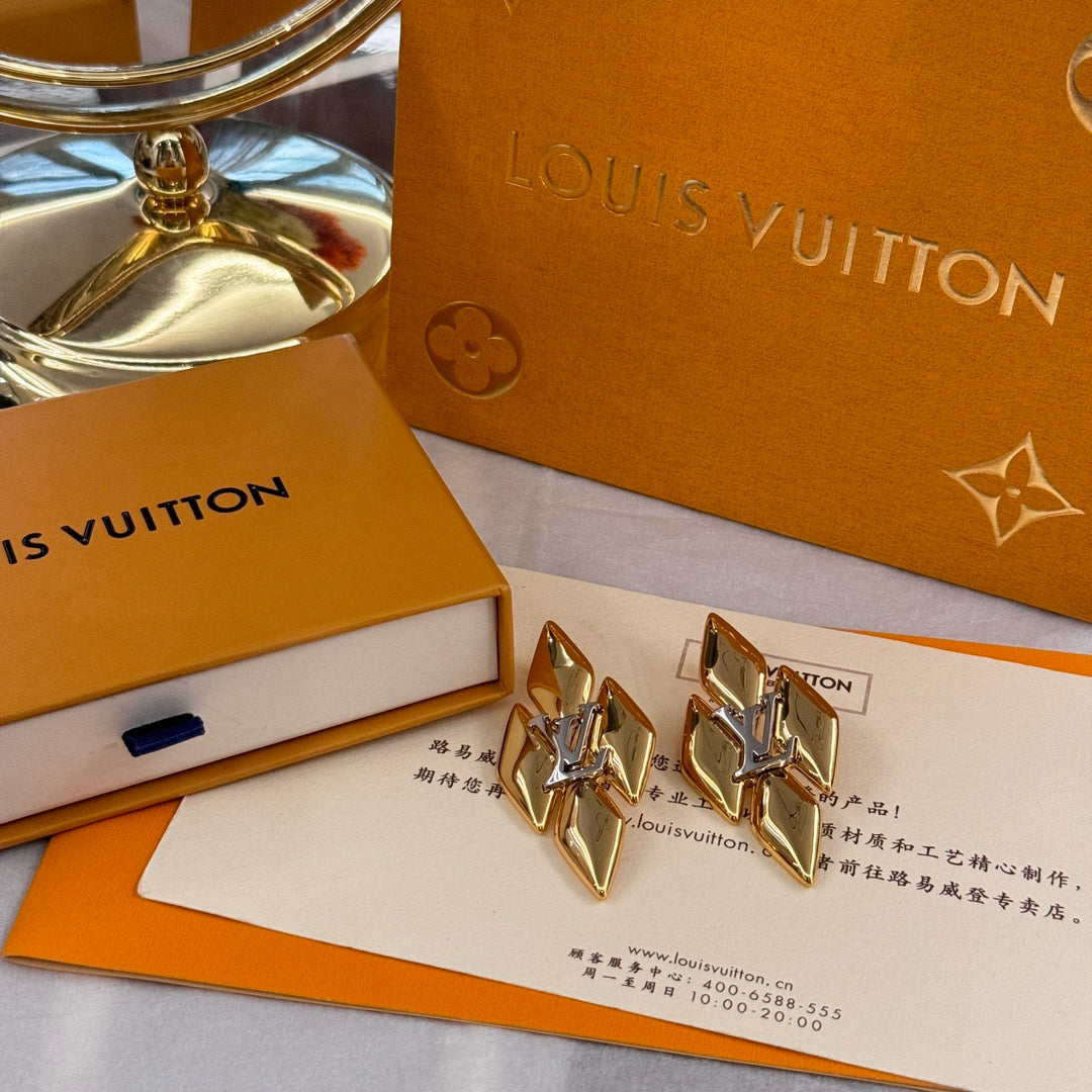 new light gold diamond earrings ehc130