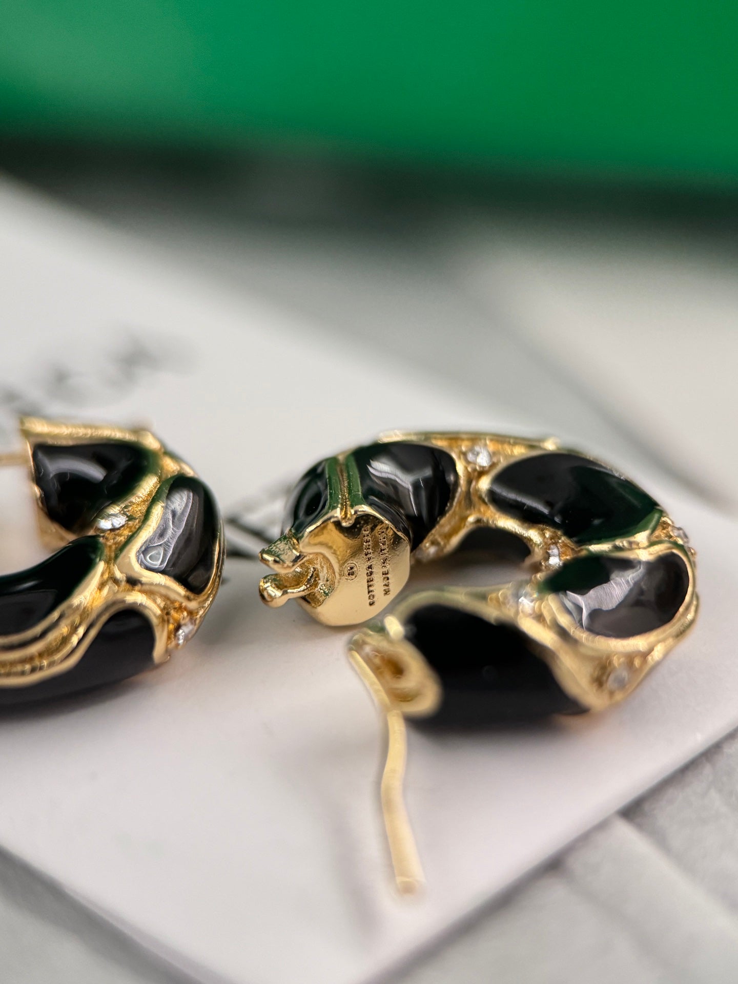 black diamond inlaid lava donut earrings ehc125