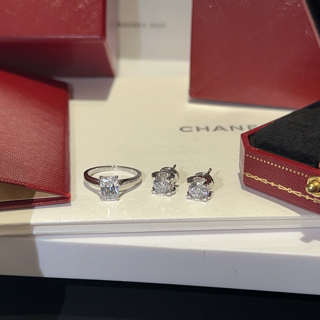 advanced c letter diamond earrings ehc158