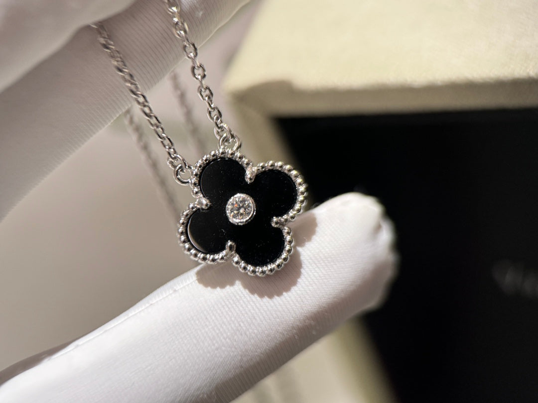 18k platinum single flower single diamond black agate clover necklace XLC136