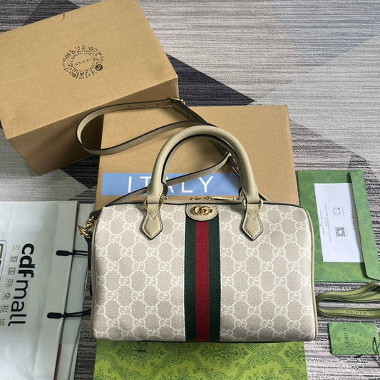 gg supreme oat cross shoulder handbag 772061