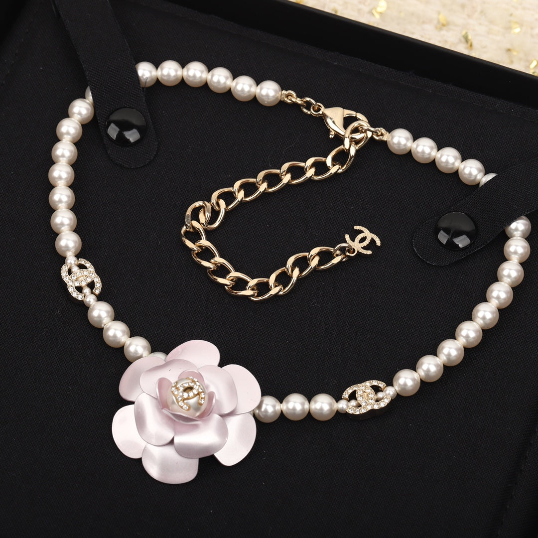 Fragrant Pink Camellia Choke Pearl Necklace XLA117