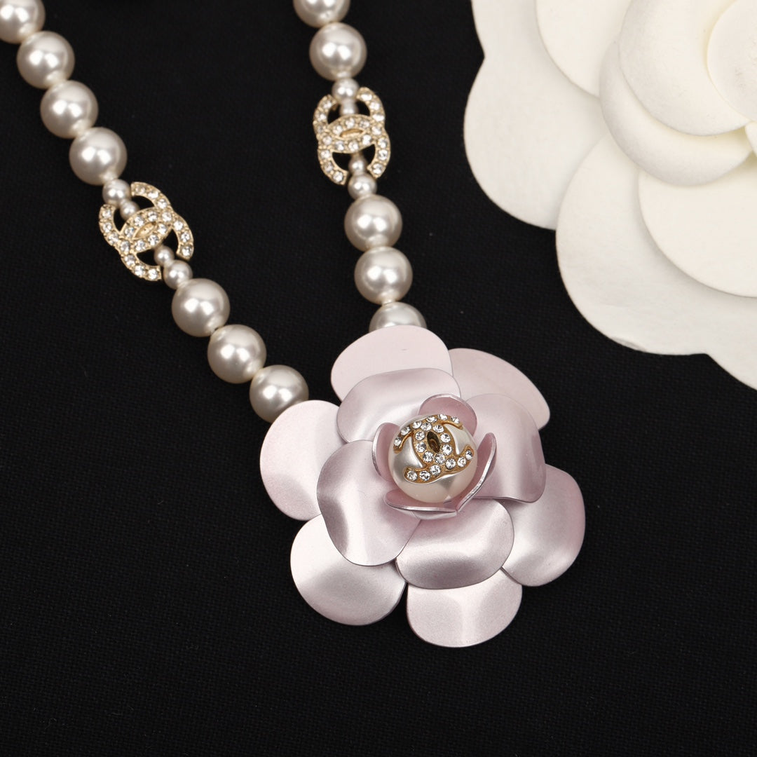 Fragrant Pink Camellia Choke Pearl Necklace XLA117