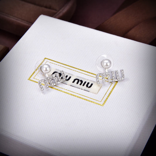 Miumiu letter silver earrings EHA825