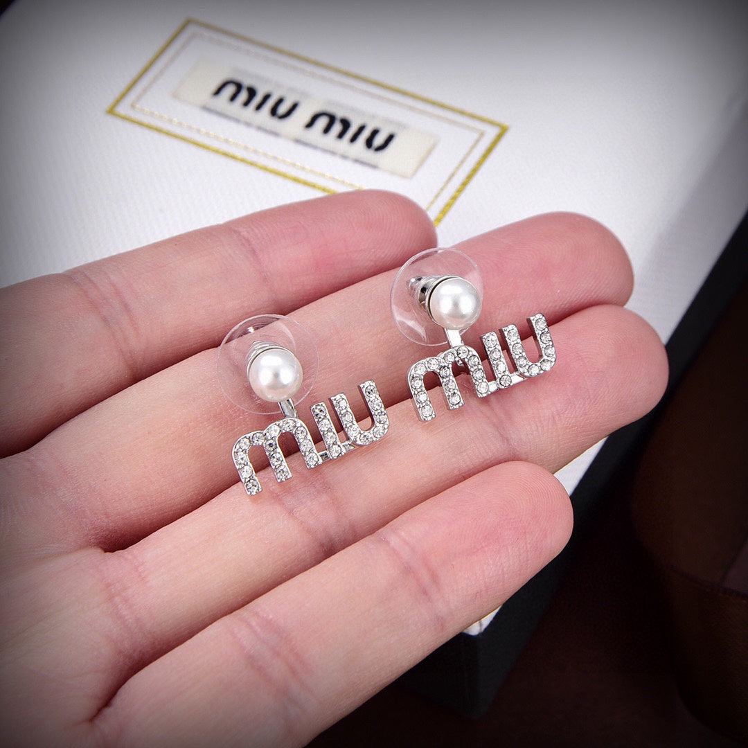 Miumiu letter silver earrings EHA825