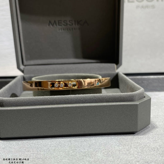 Move Series V Golden Face Dynamic Gold Bracelet SLA64