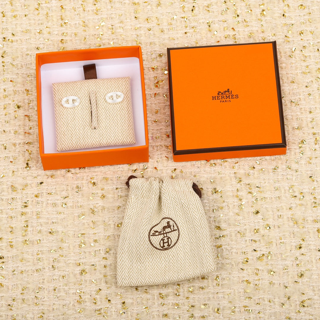 h pig nose versatile hollow silver earrings eha200