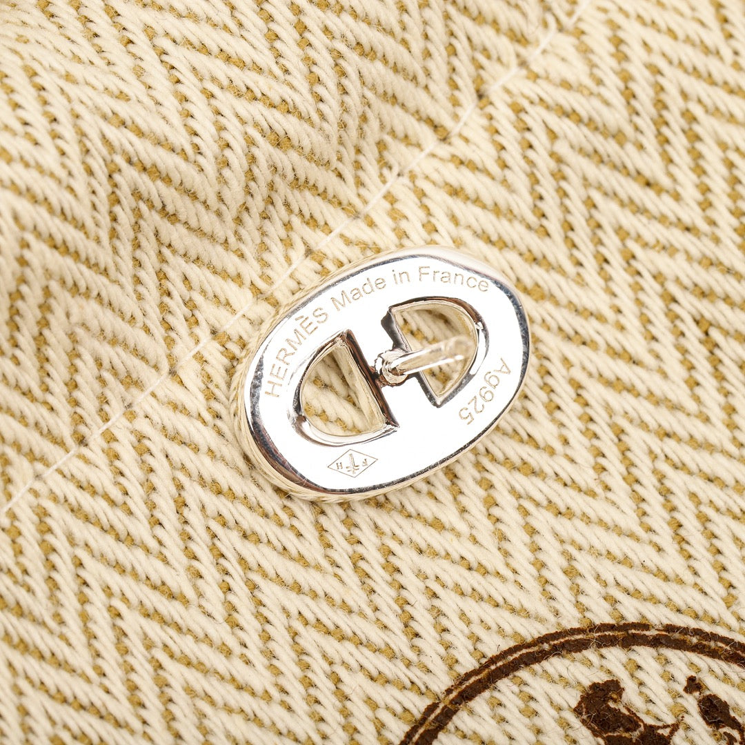 h pig nose versatile hollow silver earrings eha200