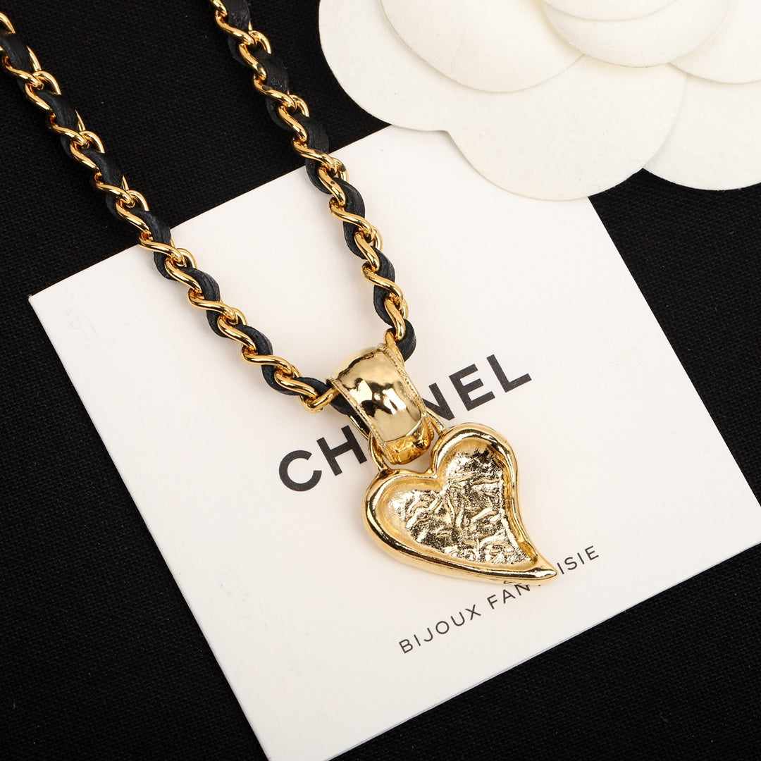 Double layered oil dripping heart-shaped choker necklace XLA156