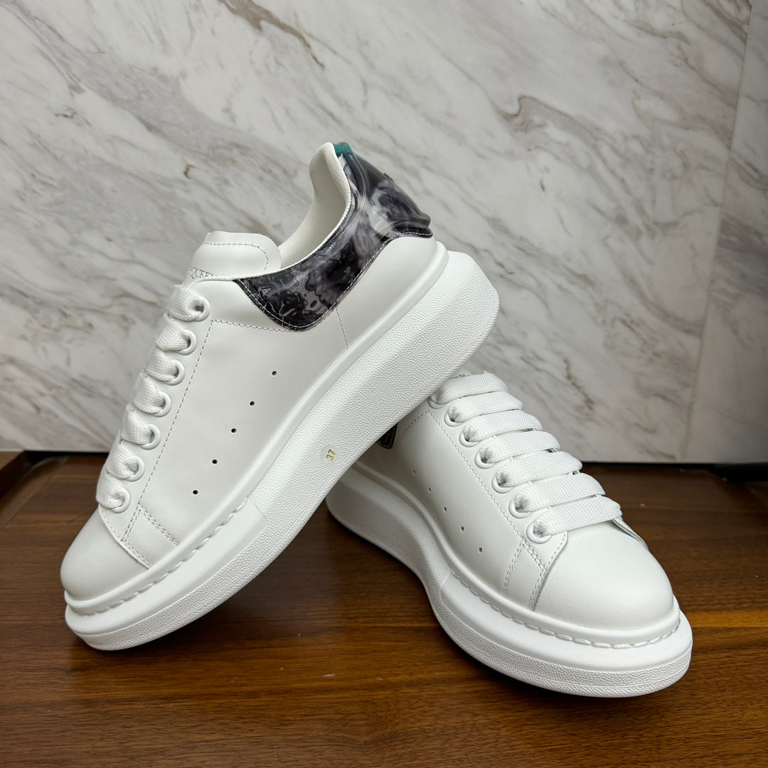 Little white shoes, women's tail graffiti sheepskin thick soled casual sneakers XZH227