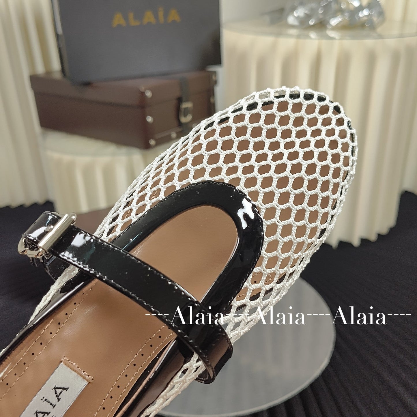 ALAIA Round Head Mesh One Button Ballet Flat Slippers XZH215