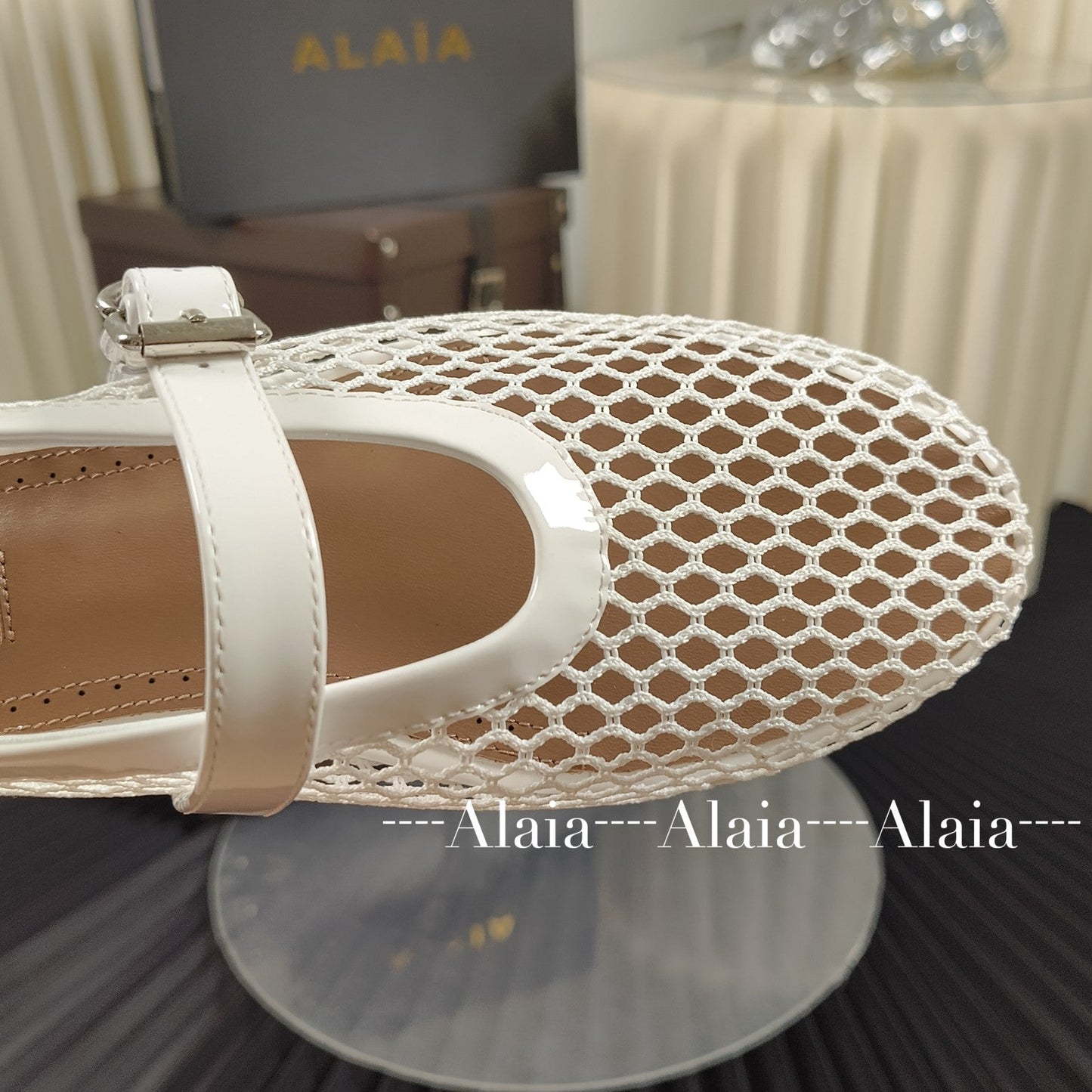 ALAIA White Head Mesh One Button Ballet Flat Slippers XZH215