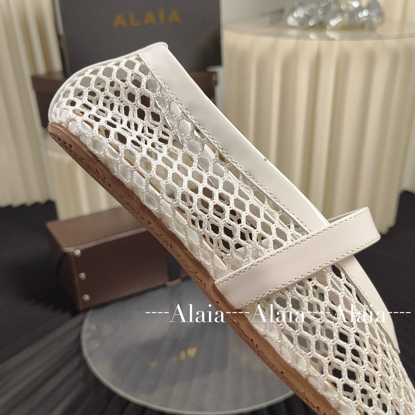 ALAIA White Head Mesh One Button Ballet Flat Slippers XZH215