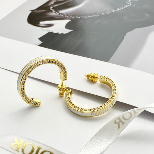 platinum enamel letter c circle curved earrings eha197