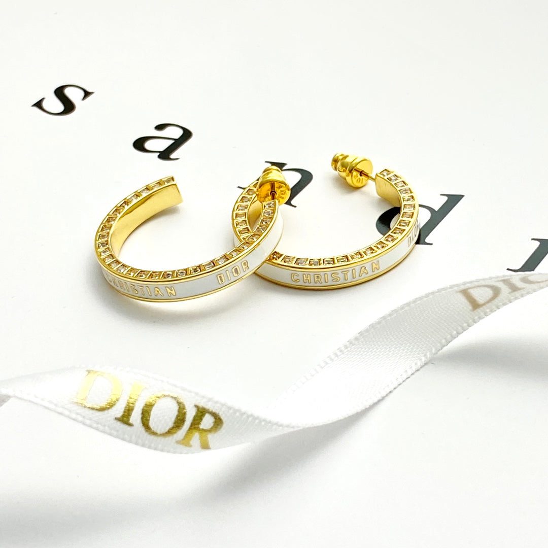 platinum enamel letter c circle curved earrings eha197