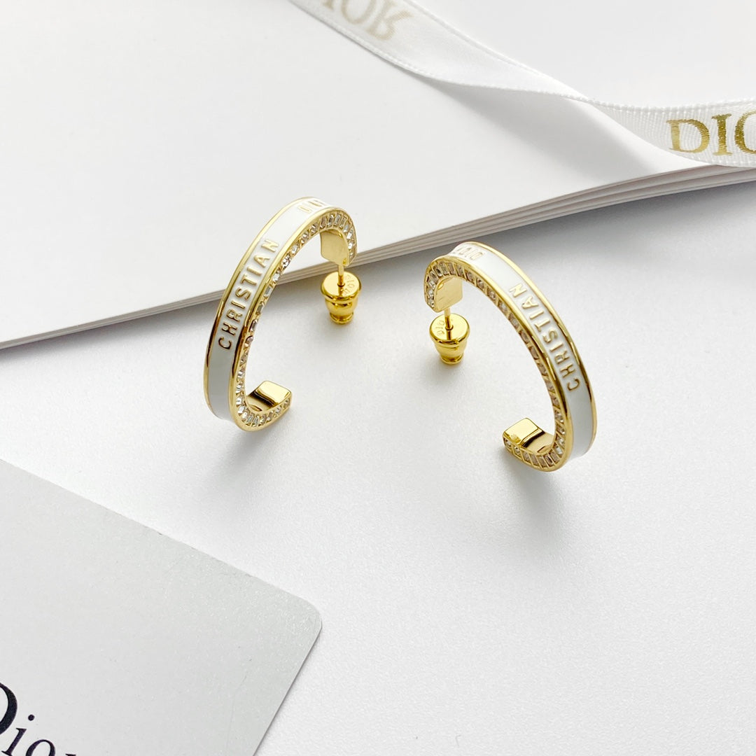 platinum enamel letter c circle curved earrings eha197