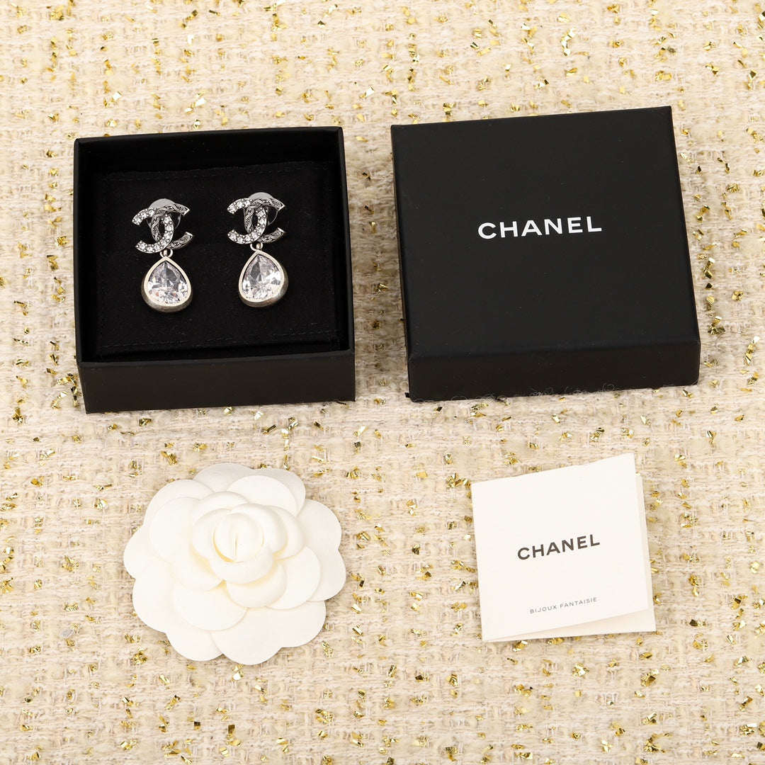 double c drip gun black earrings eha652