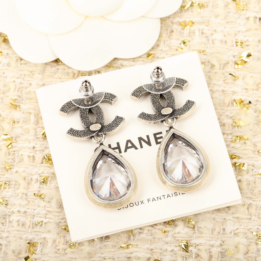 double c drip gun black earrings eha652