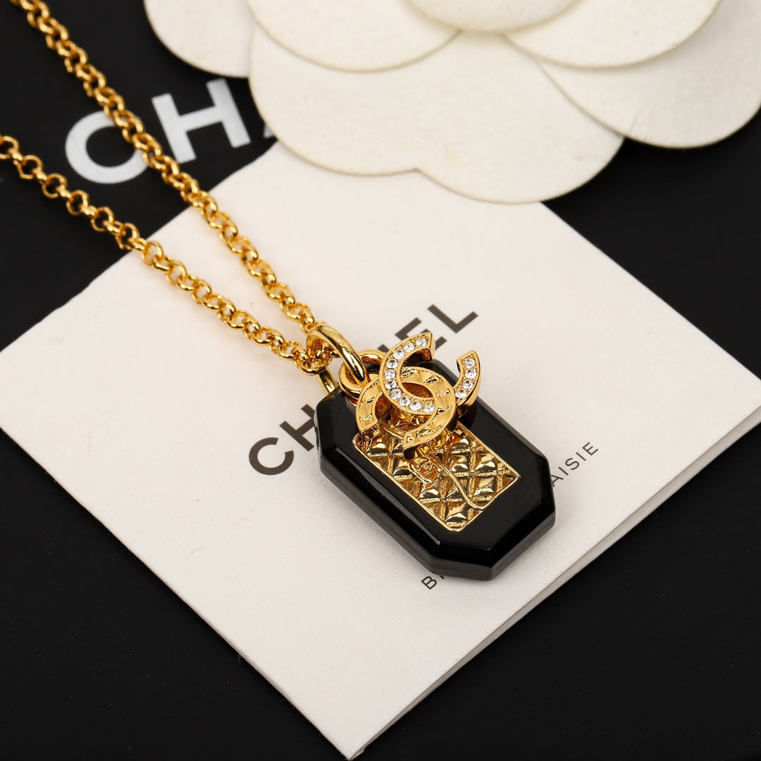 24 Gold Square Brand Lingge Bag Double C Pendant Necklace XLA150