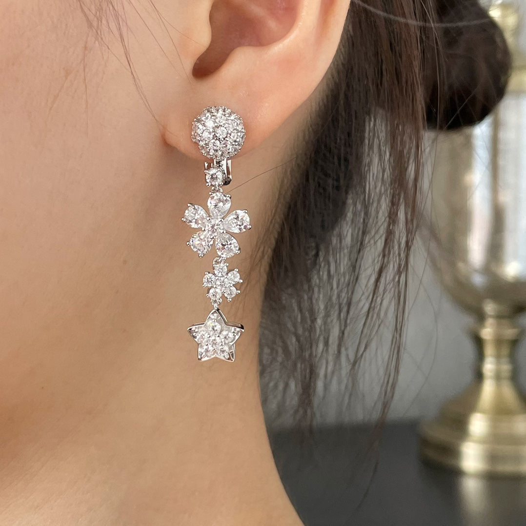 vca white diamond flower earrings eha244