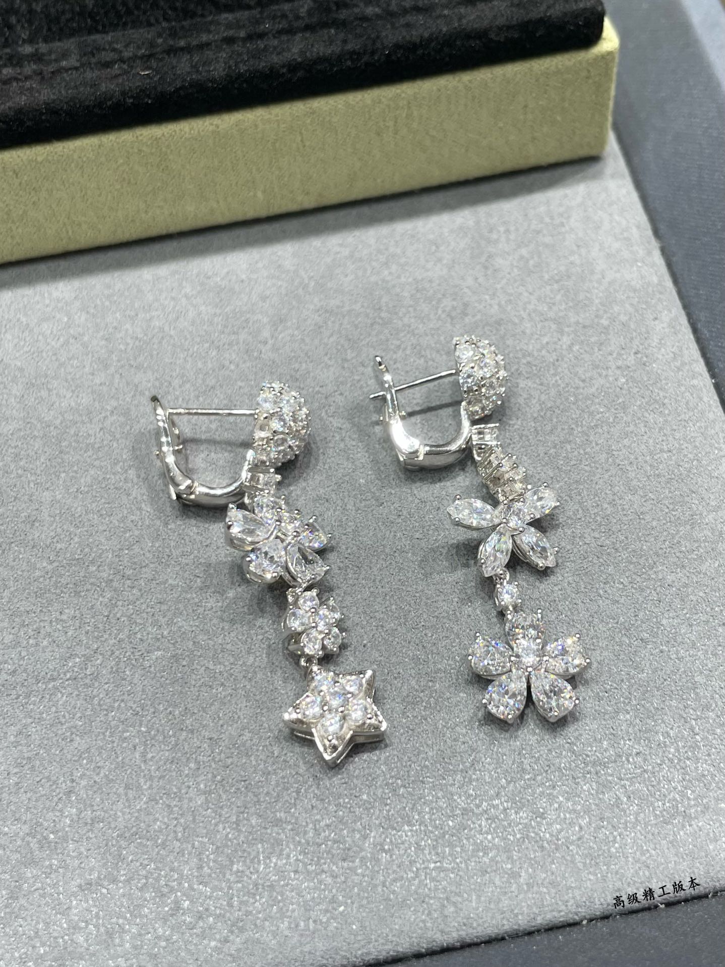 vca white diamond flower earrings eha244