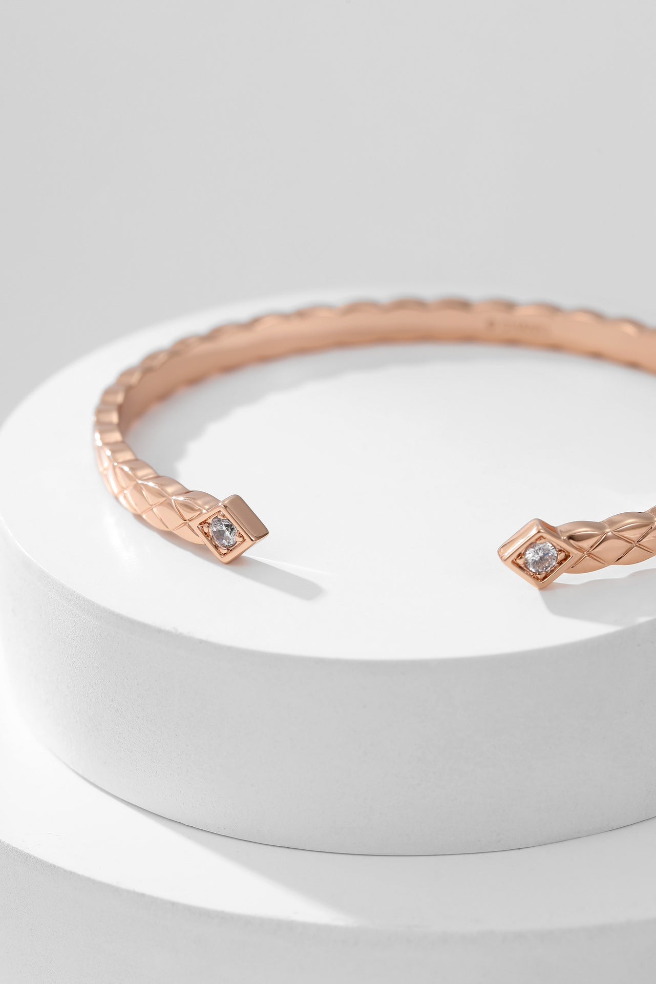 Fried Dough Twists Rose Gold Fine Edition Diamond Plaid Open Bracelet SLA80