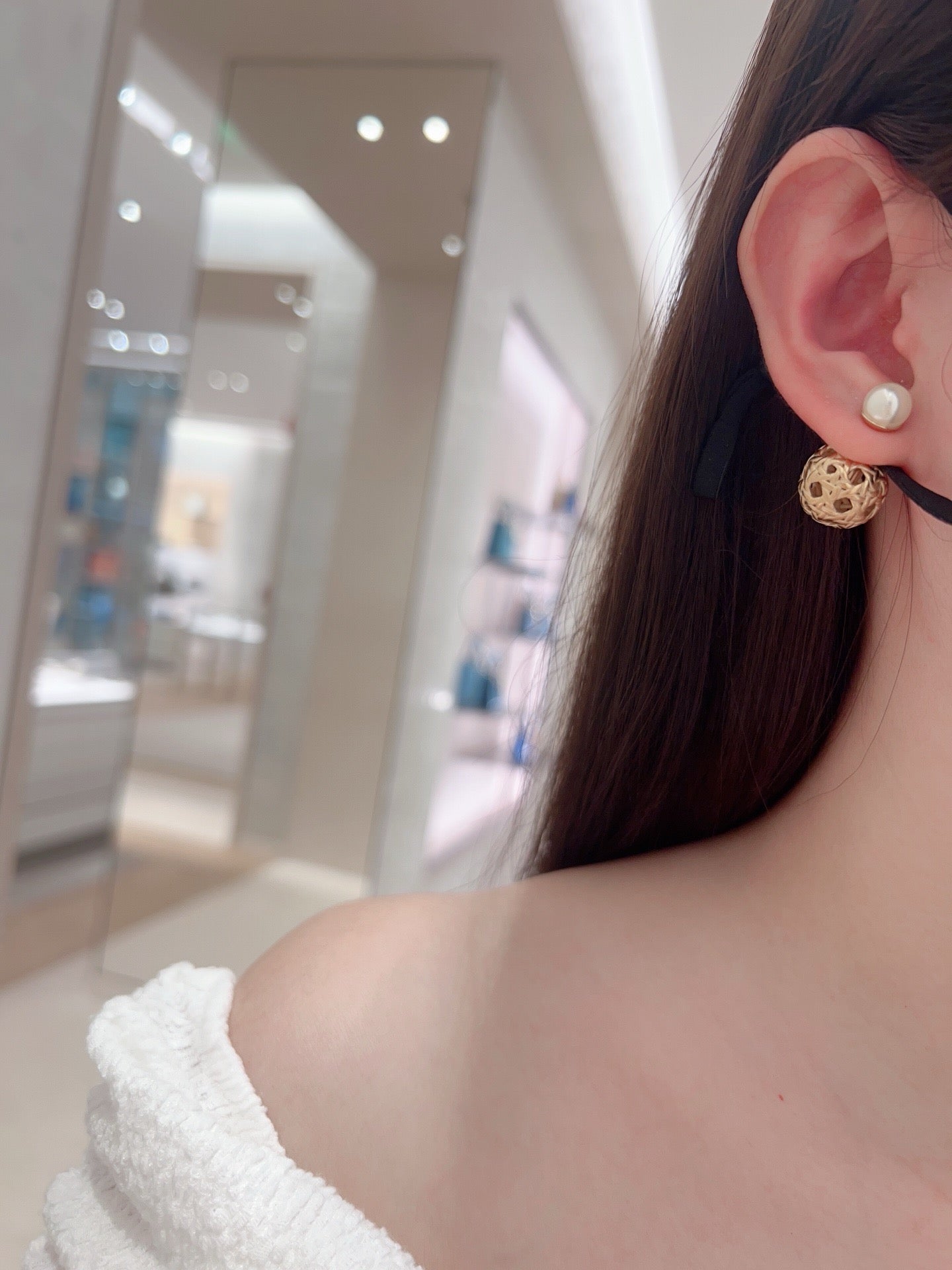 large and small pearl hollow earrings eha212