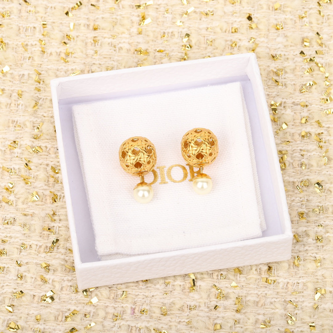 large and small pearl hollow earrings eha212