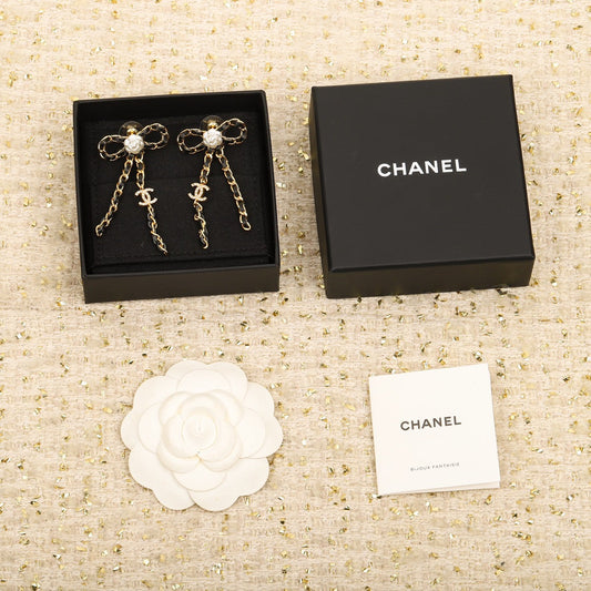 cha camellia bow yellow gold earrings eha673