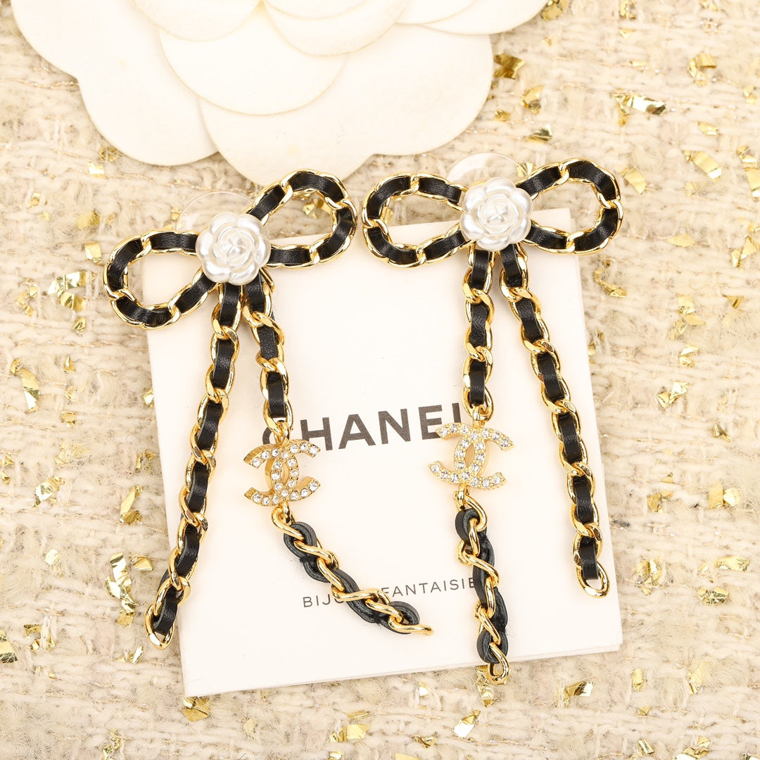 cha camellia bow yellow gold earrings eha673
