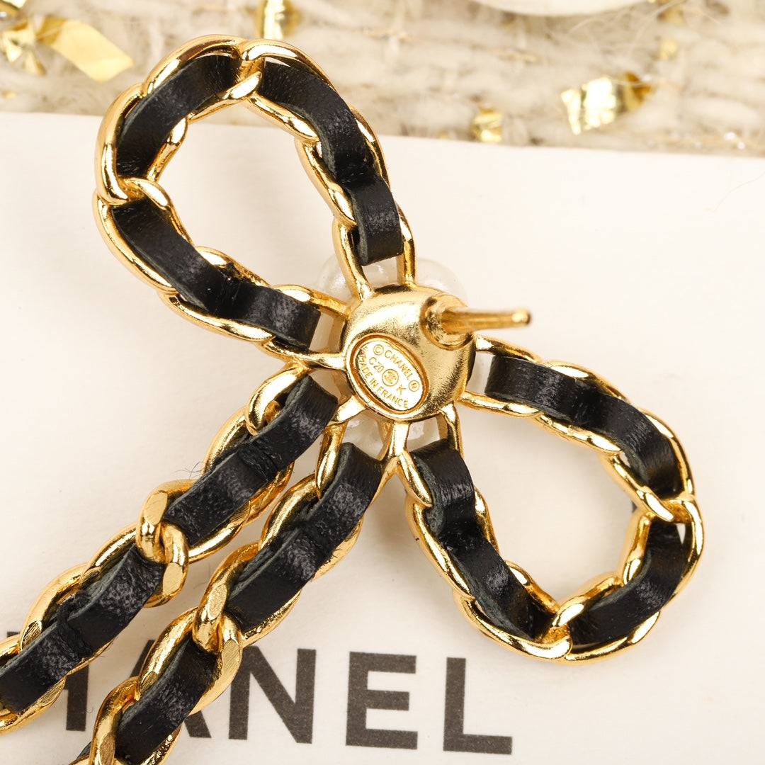 cha camellia bow yellow gold earrings eha673