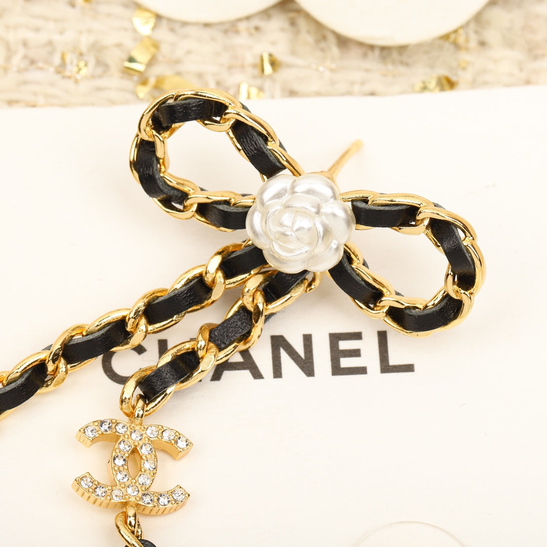 cha camellia bow yellow gold earrings eha673
