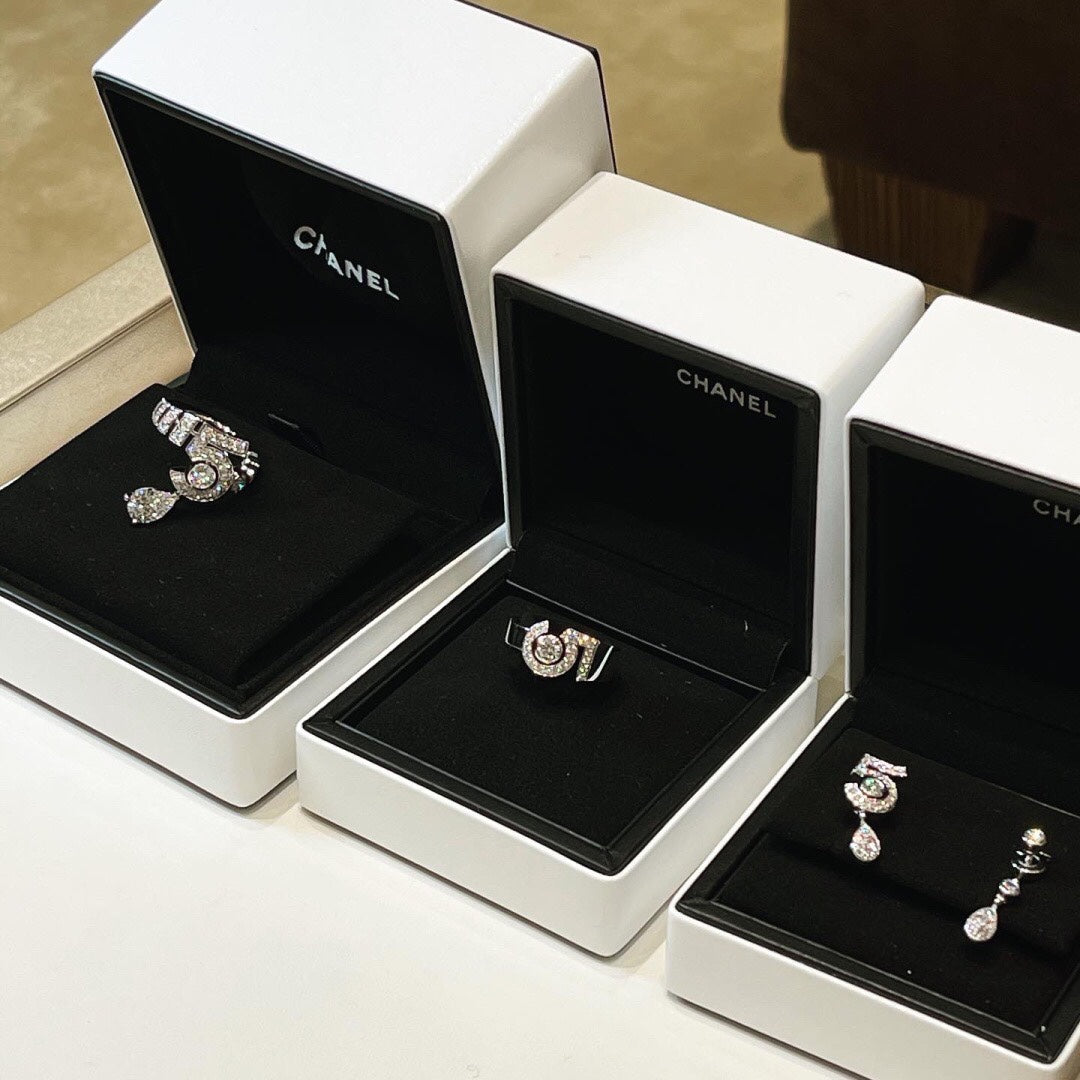 cha n 5 platinum diamond ring jza116