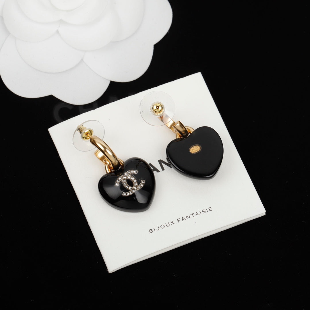 CHA Black peach heart earrings EHA795