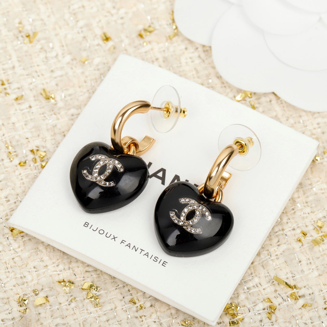 CHA Black peach heart earrings EHA795