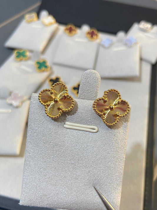 vca golden clover laser earrings eha300